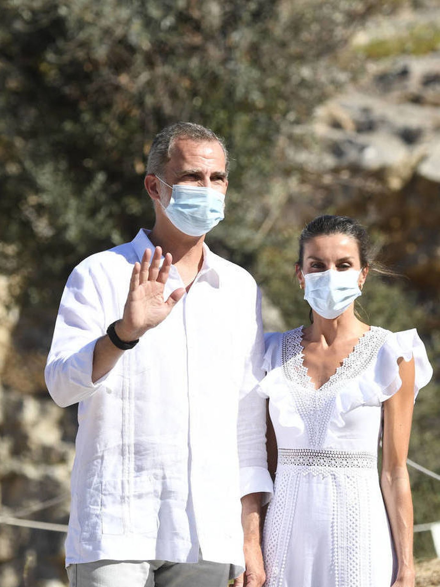 Felipe y Letizia, vestida de Charo Ruiz en Ibiza. (Limited Pictures)