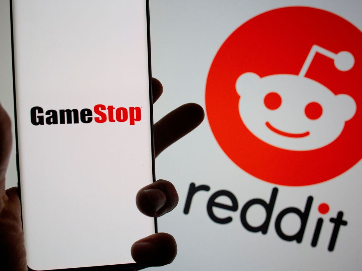 Foto: Logos de GameStop y Reddit. (Reuters/dado Ruvic)