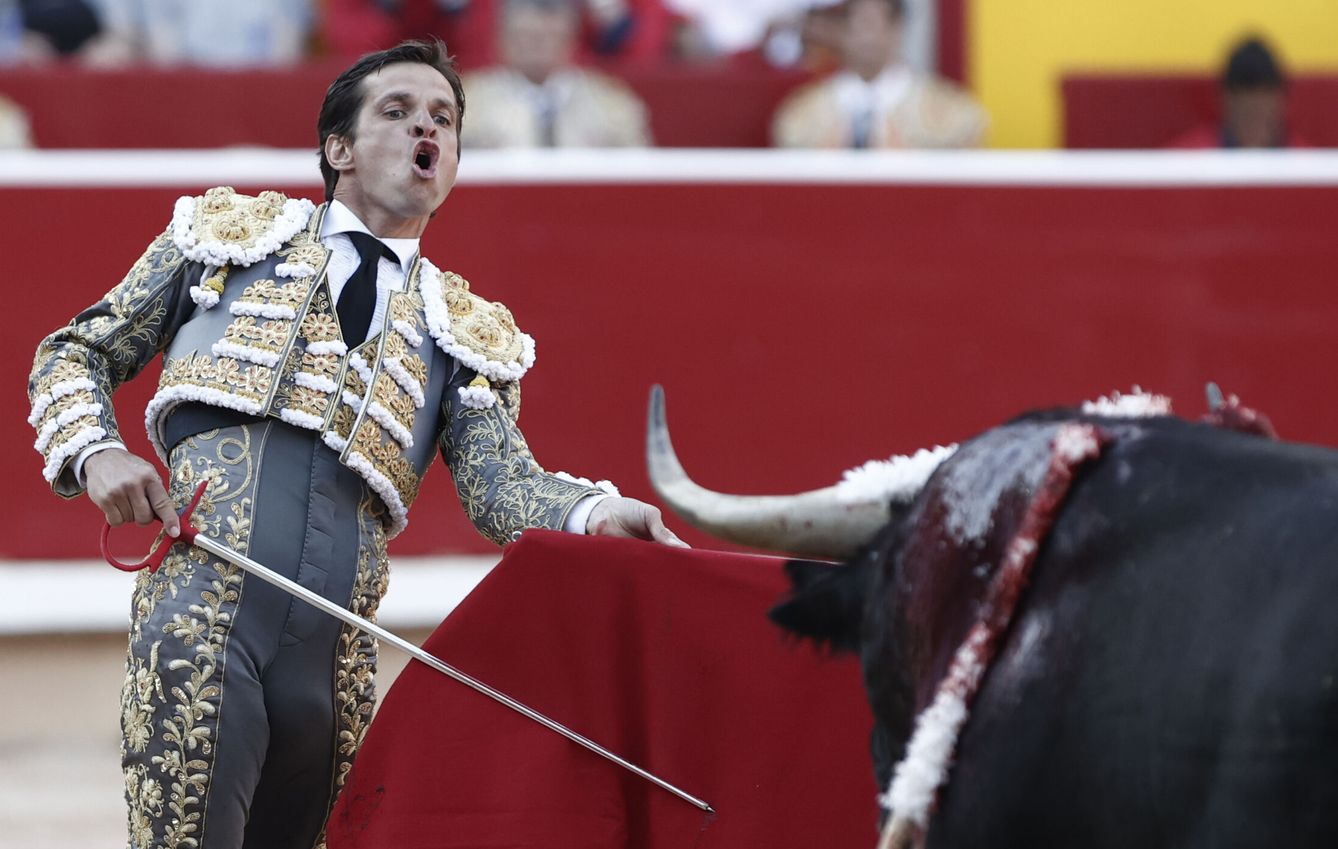 Julián López 'El Juli' en la Feria del Toro de los Sanfermines 2023. (EFE/Jesús Diges)
