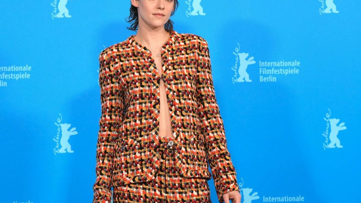 Retro y cañero: las claves de Kristen Stewart para su look de Chanel en la Berlinale 