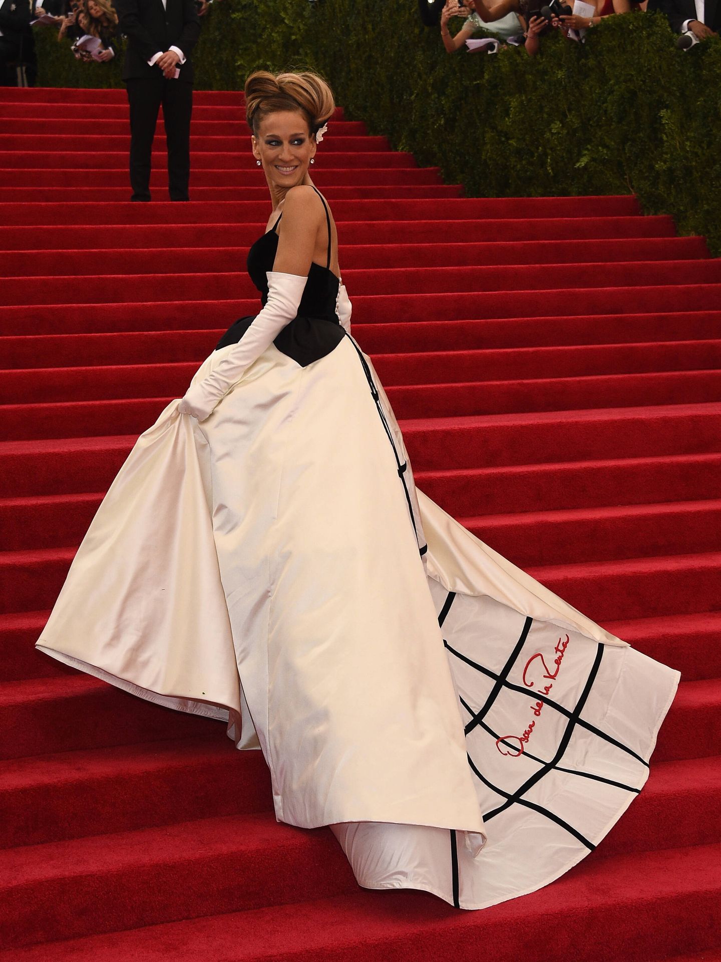Sarah Jessica Parker, en la gala del Met de 2014 con vestido de Oscar de la Renta. (Getty)