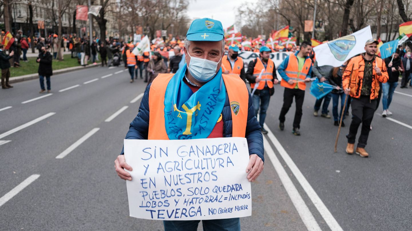 Manifestación del campo y el mundo rural por el incremento de los costes de la energía y de las materias primas en Madrid. (Sergio Beleña)