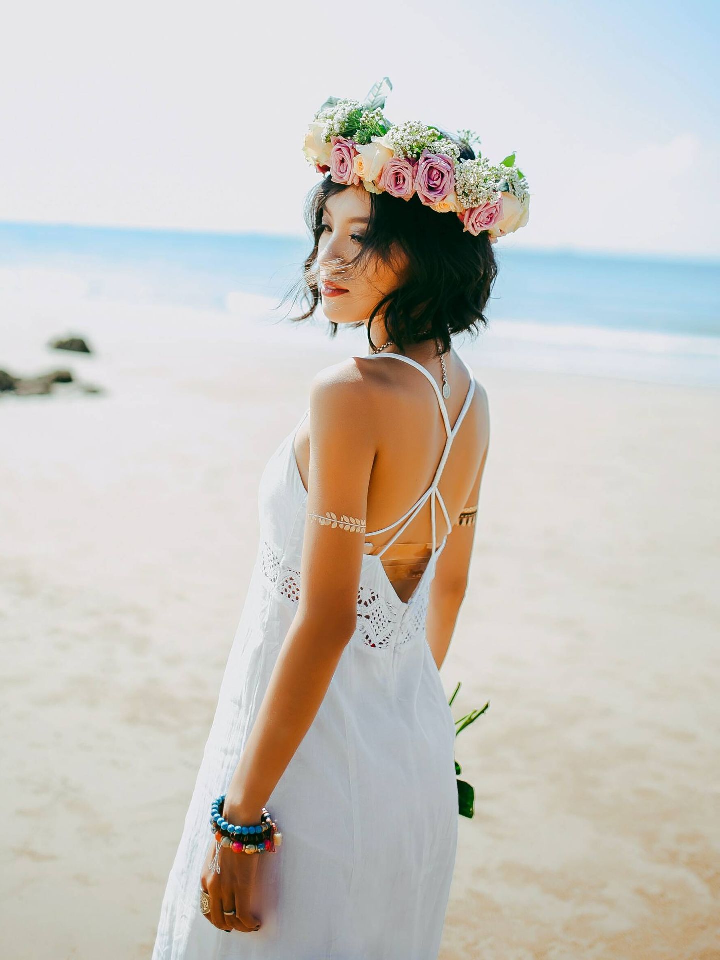 Cómo escoger el vestido de novia para una boda en la playa. (Anthony Tran para Unsplash)