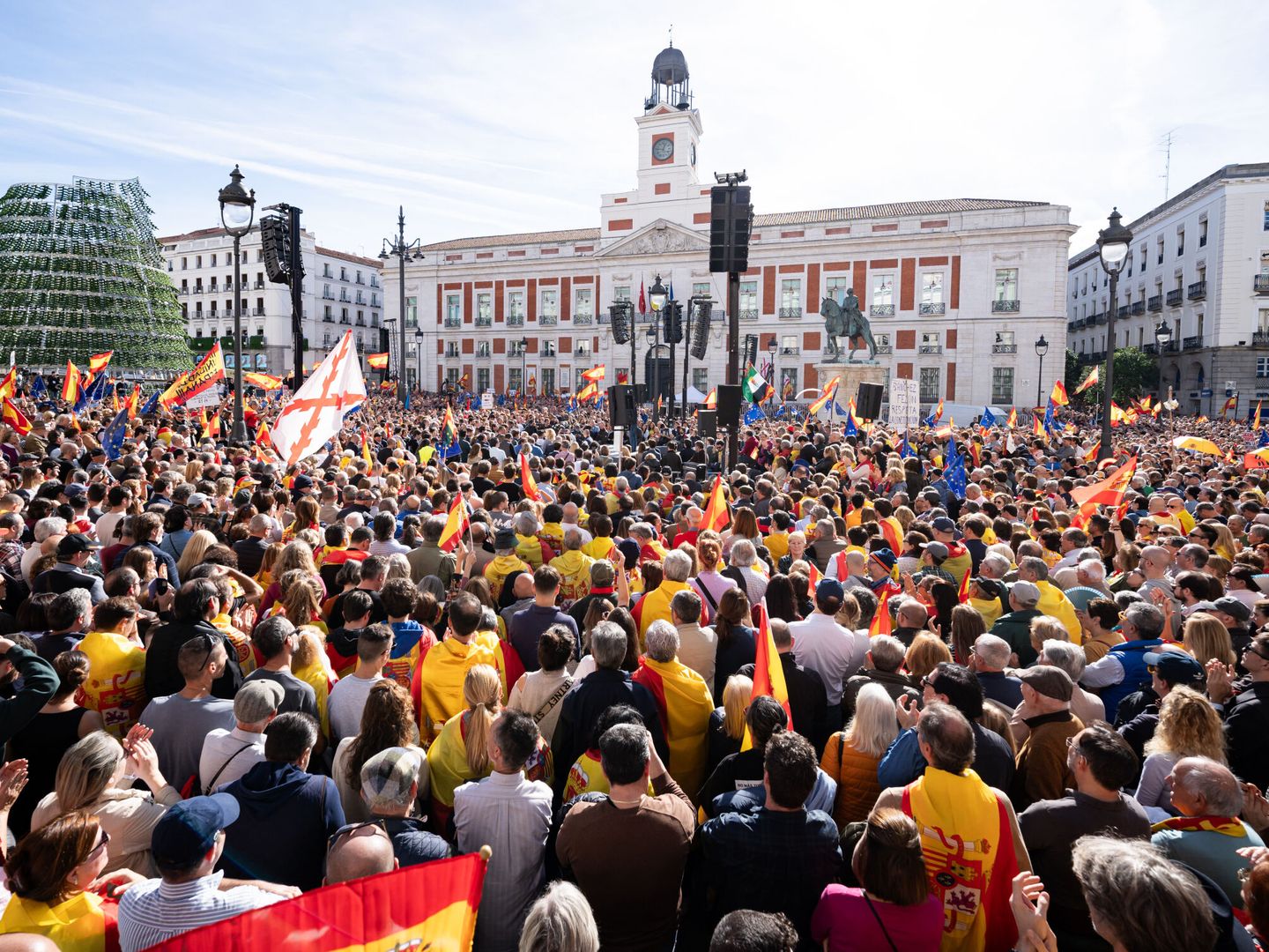 La concentración en la Puerta del Sol. (Europa Press/Diego Radamés)