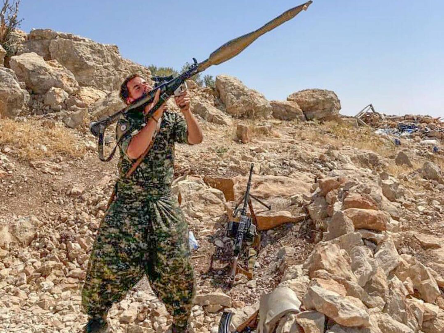 Floro, sirviendo con la milicia kurda en Sinyar. (F. B.)