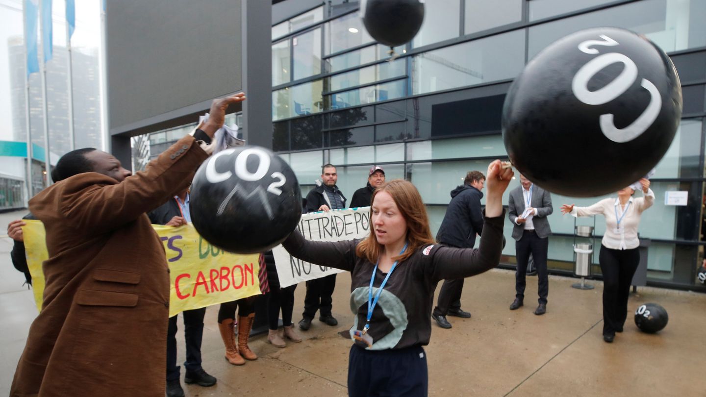 Activistas contra el carbón en la COP23 de Alemania. (Reuters)