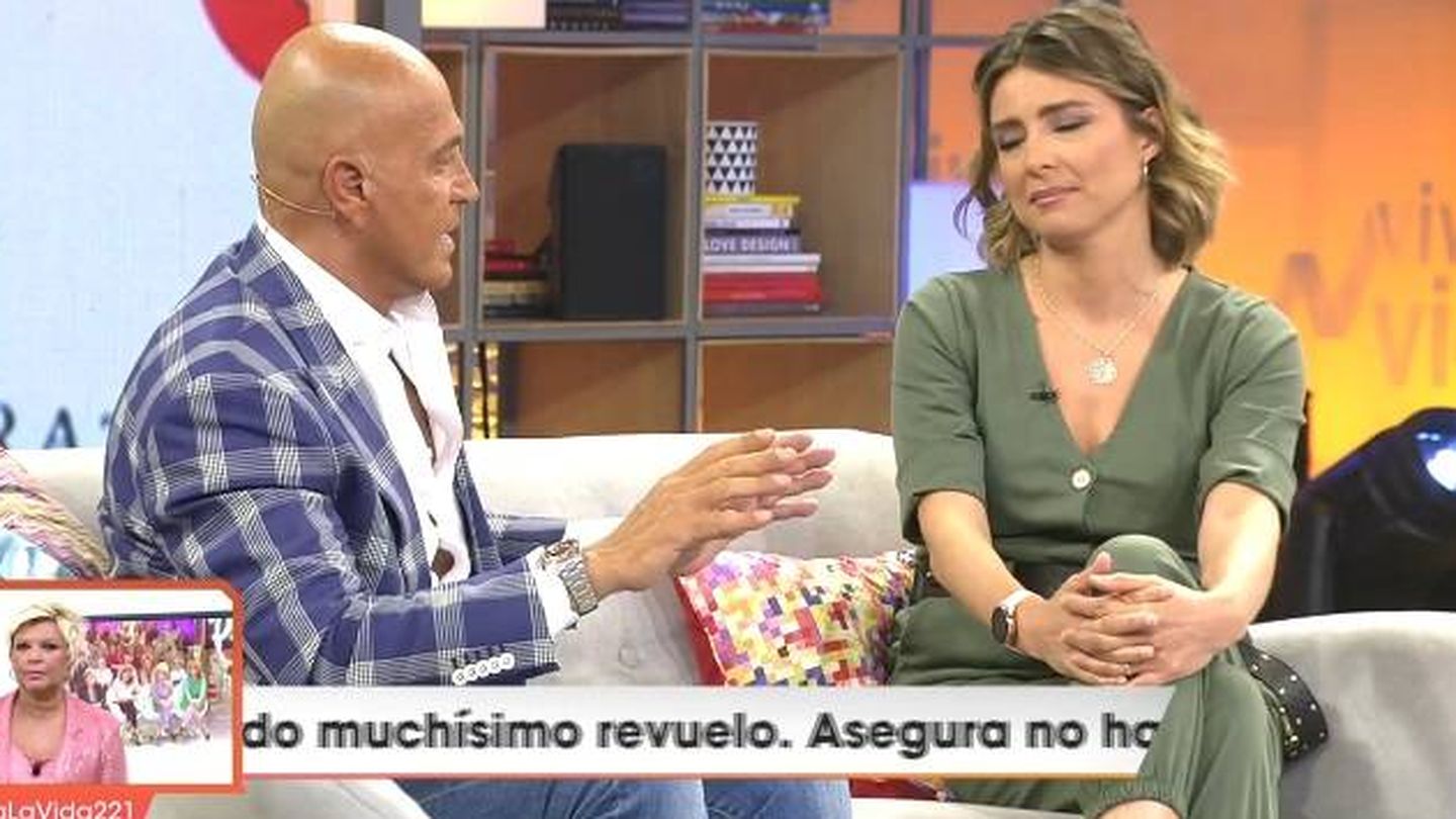 Kiko Matamoros y Sandra Barneda, en el plató de 'Viva la vida'. (Telecinco).
