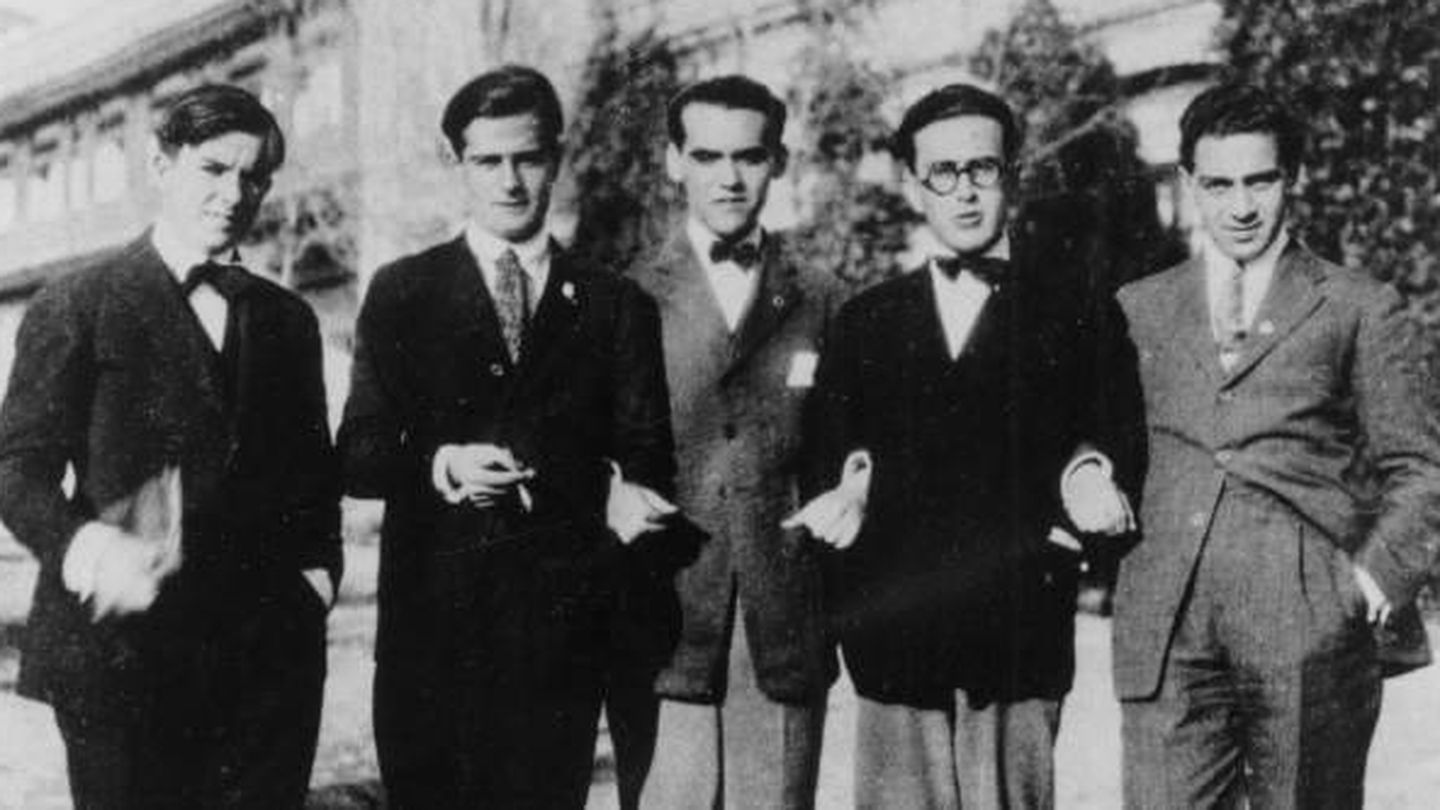 Federico García Lorca junto a otros alumnos en la Residencia de Estudiantes.