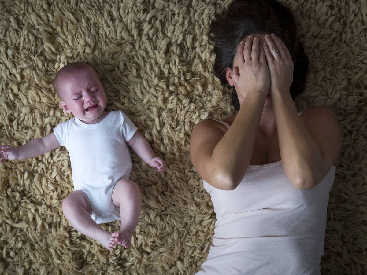 Echo de menos mi antigua vida: hablan las mujeres que se arrepienten de  ser madres