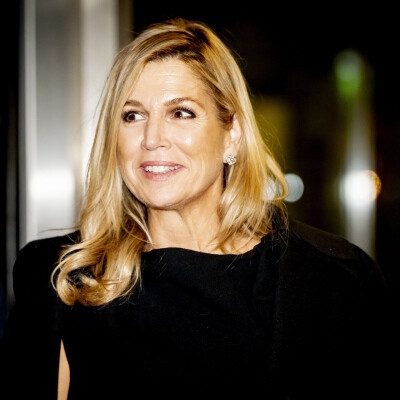 Foto de Máxima de Holanda y los tres accesorios que empoderan su look negro para irse de concierto