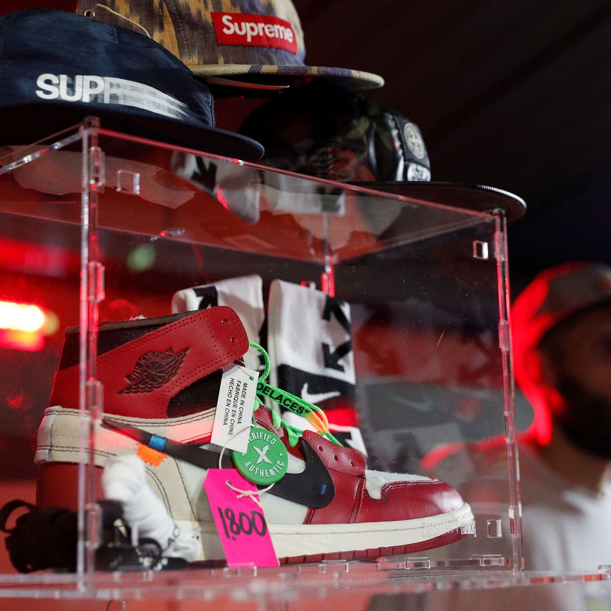 La reventa de zapatillas inunda red: así es el polémico negocio que salpica a Nike