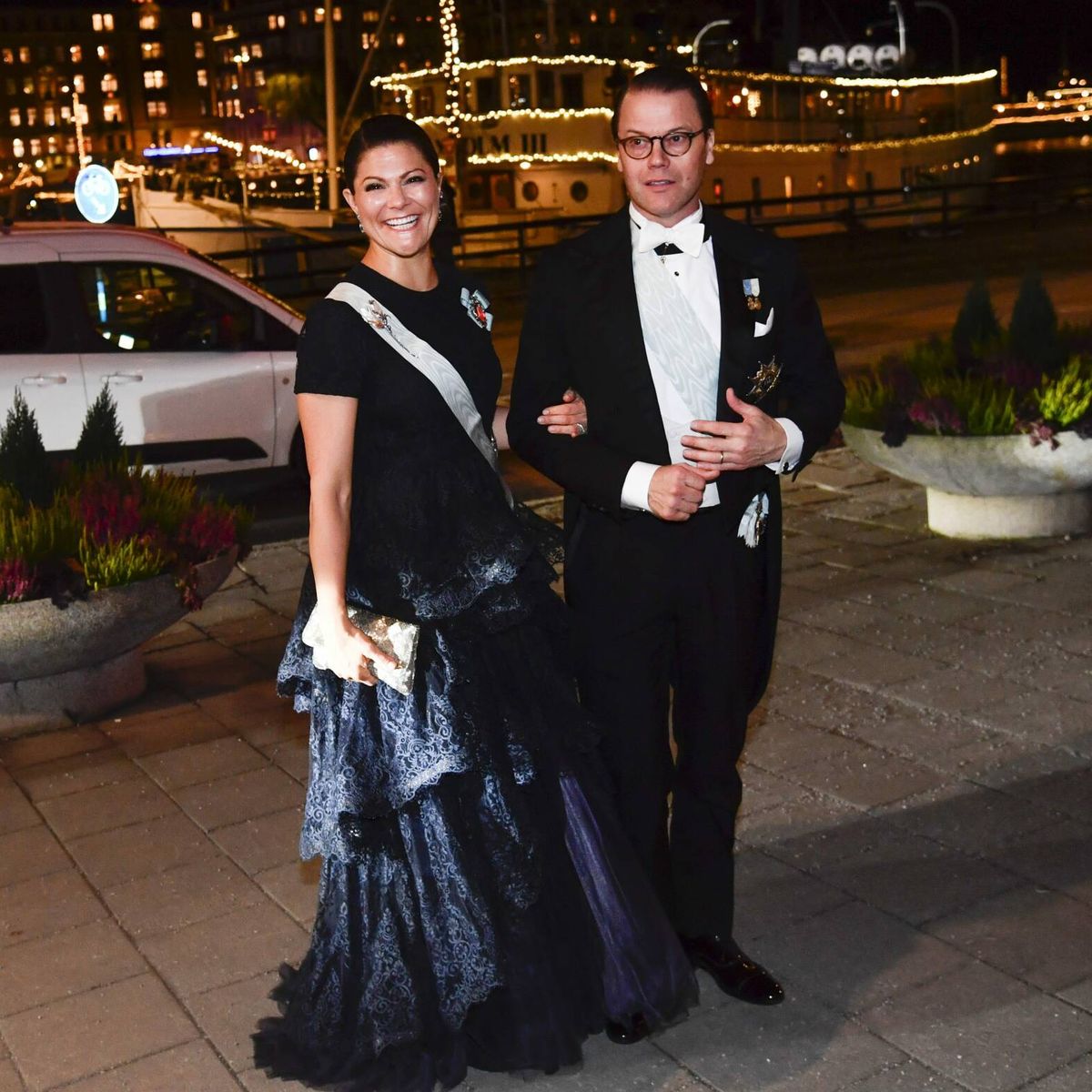 Consulta cartucho Incesante La locura royal por H&M: Victoria de Suecia luce otro vestido de gala de la  firma low cost