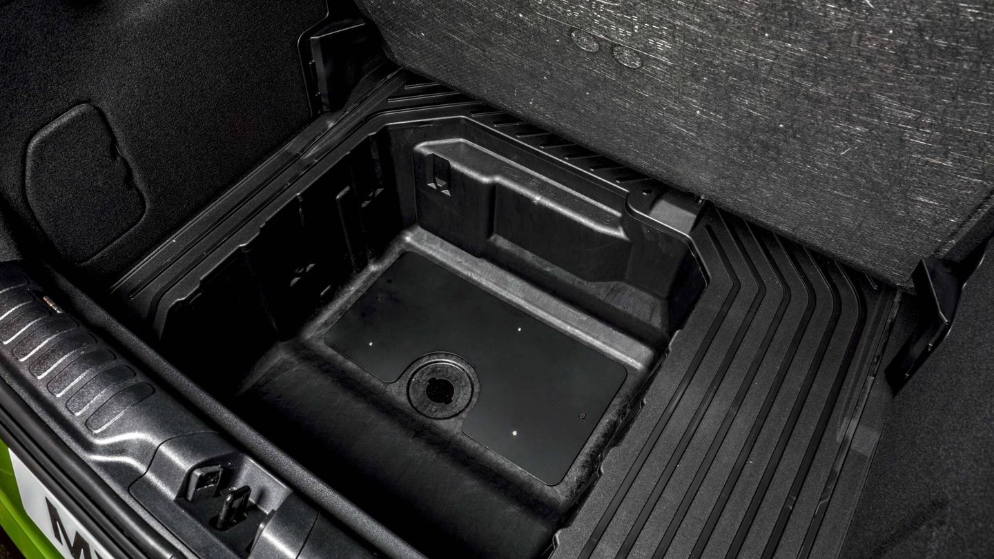 Este es el 'truco' del maletero del Puma, un hueco de 80 litros bajo el piso, que se mantiene en esta versión ST. 