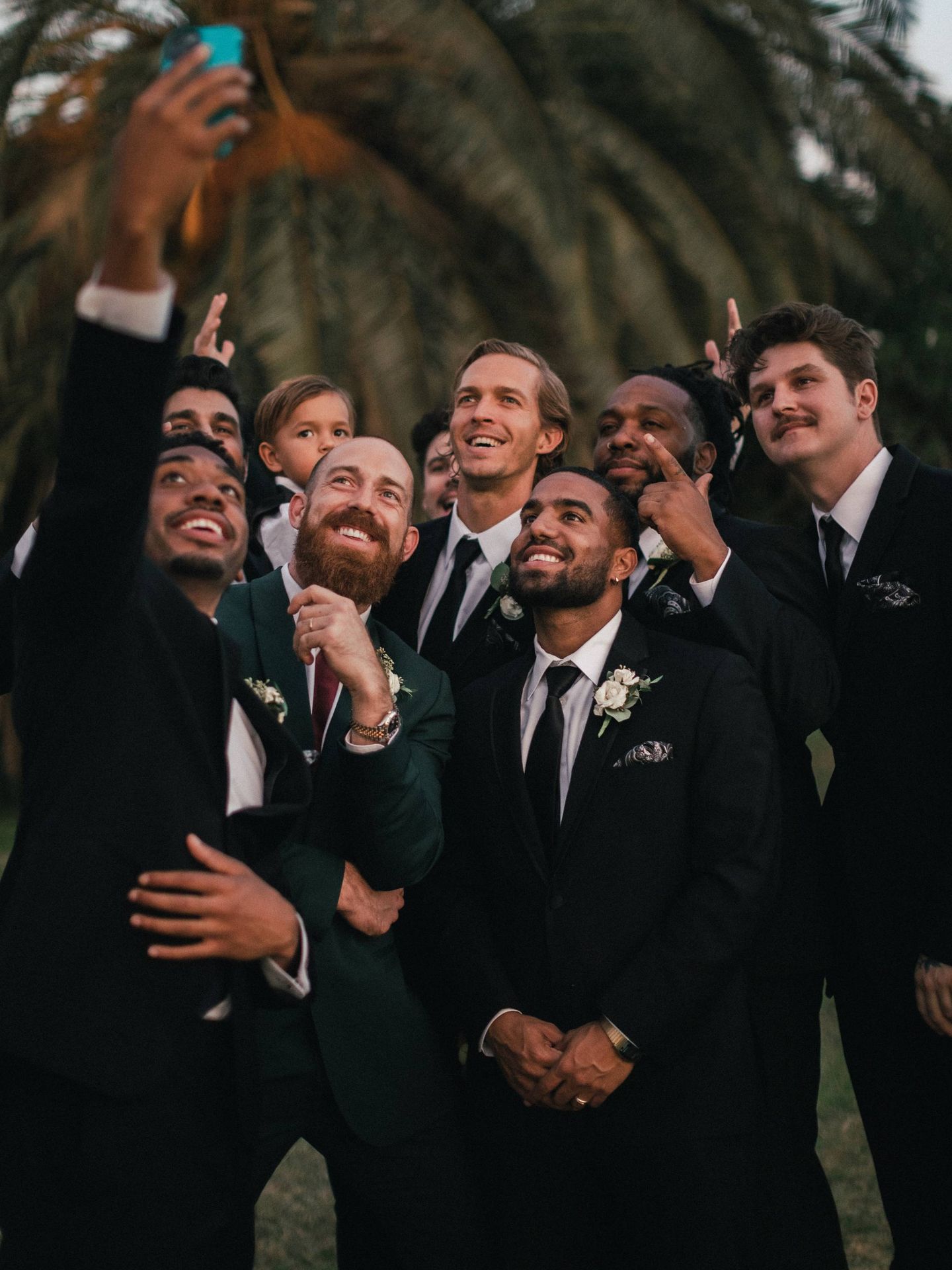 Selfie en una boda. (Fotografía de Jakob Owens para Unsplash)