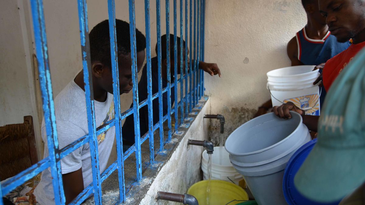 Haití: España da de beber al más sediento