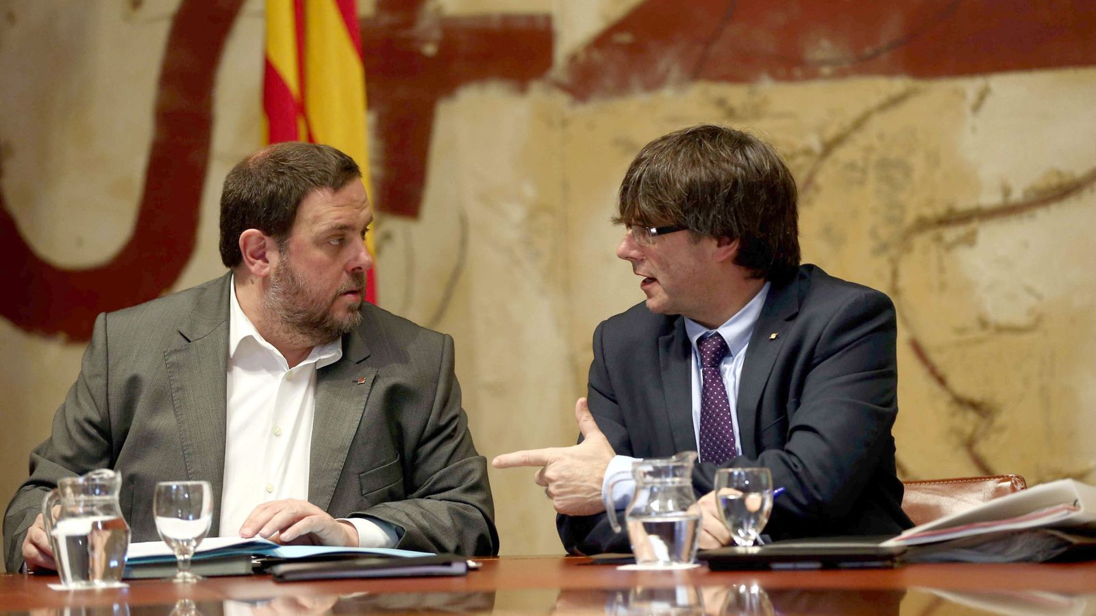 Foto: El presidente de la Generalitat, Carles Puigdemont, y su vicepresidente, Oriol Junqueras. (EFE)