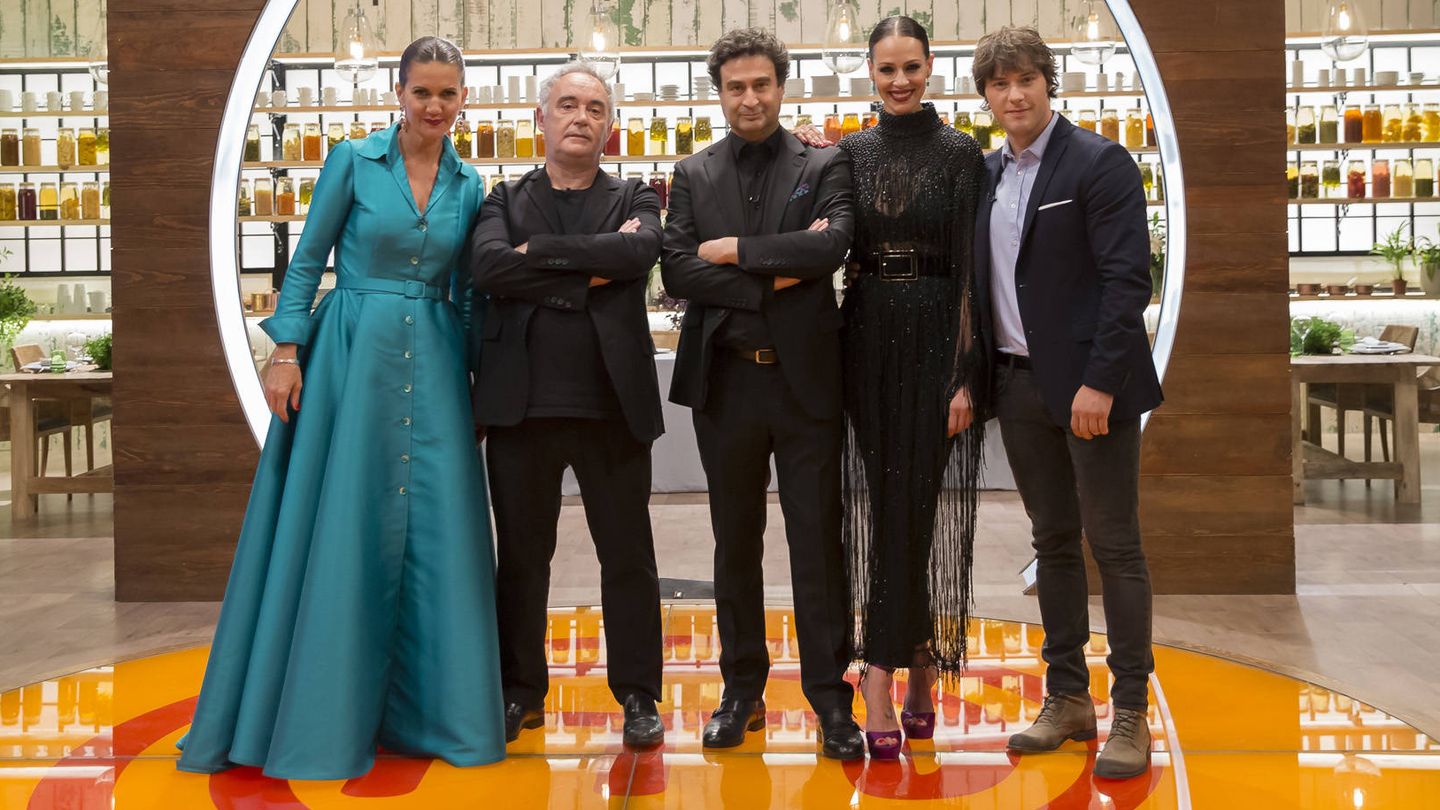 El jurado de 'MasterChef', Eva y Ferran Adrià en la final. (RTVE)