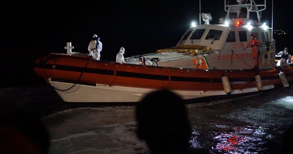 Foto: Embarcación de la Guardia Costera. (EFE)