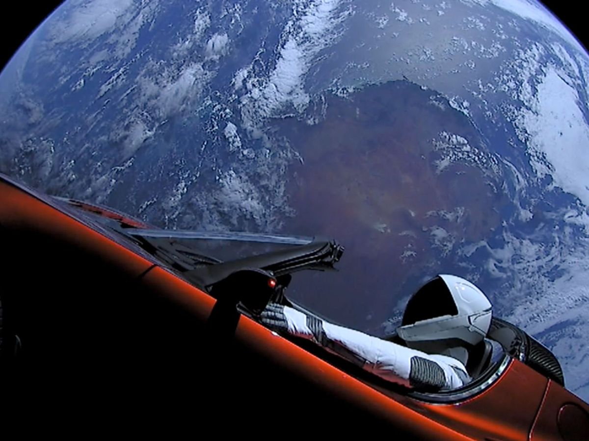 Foto: ¿Dónde está el Tesla que Elon Musk lanzó al espacio? Harvard acaba de encontrarlo. (Reuters)