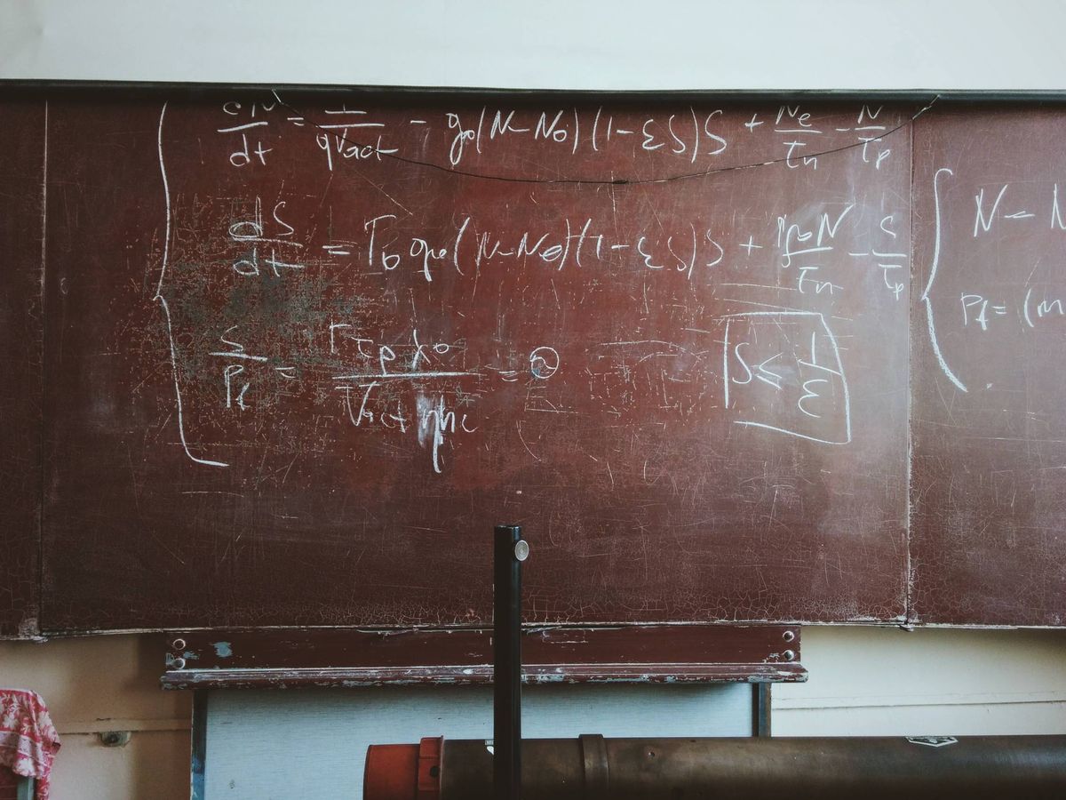Inteligência artificial auxilia matemático de Harvard a resolver problema matemático de 87 anos