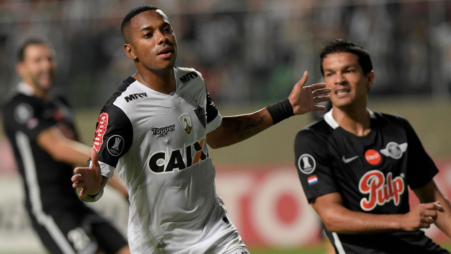 Robinho ahora defiende los colores del Atlético Mineiro. (Reuters)