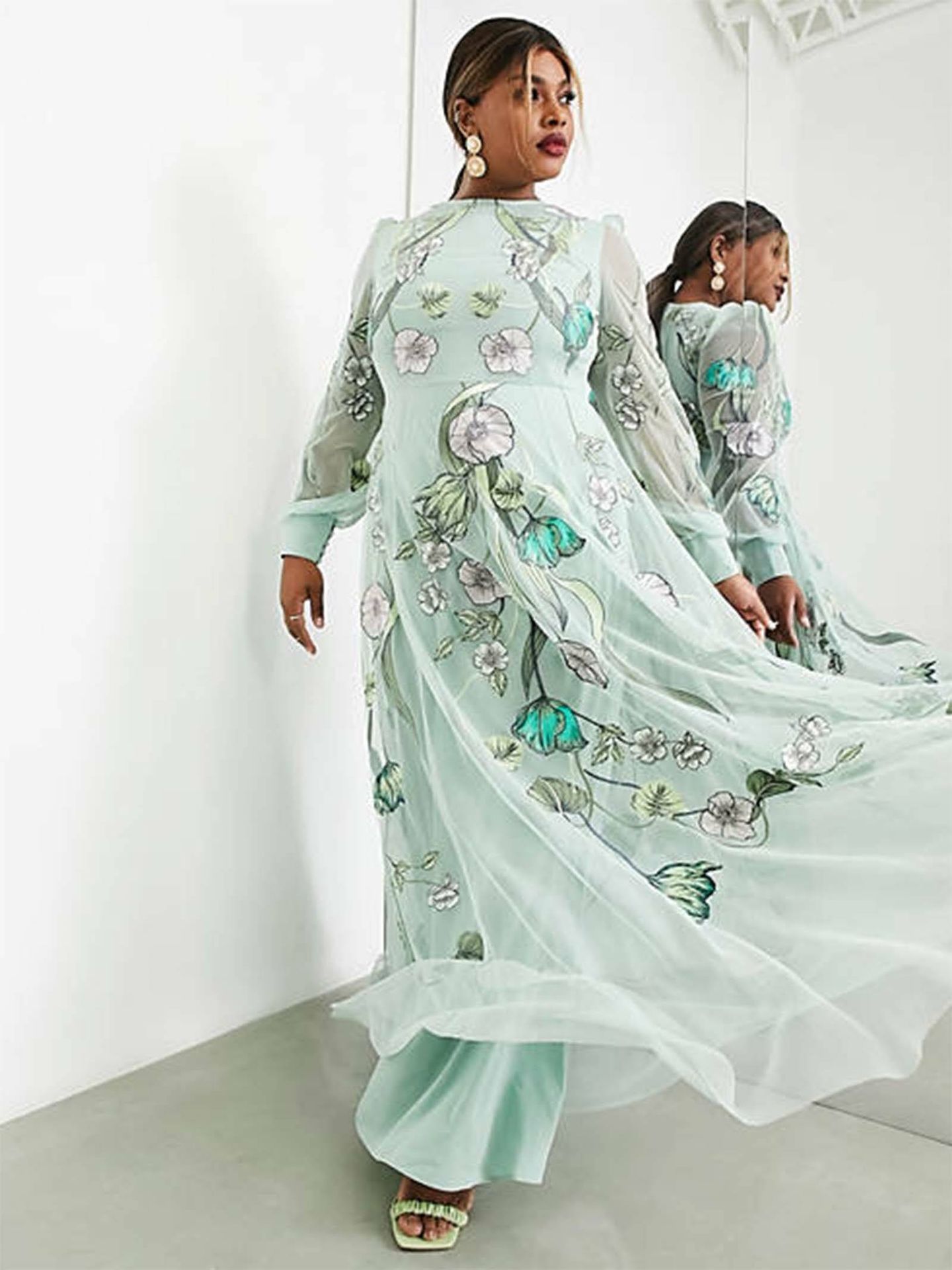 El espectacular vestido de invitada inspirado en el art nouveau de Asos. (Cortesía)