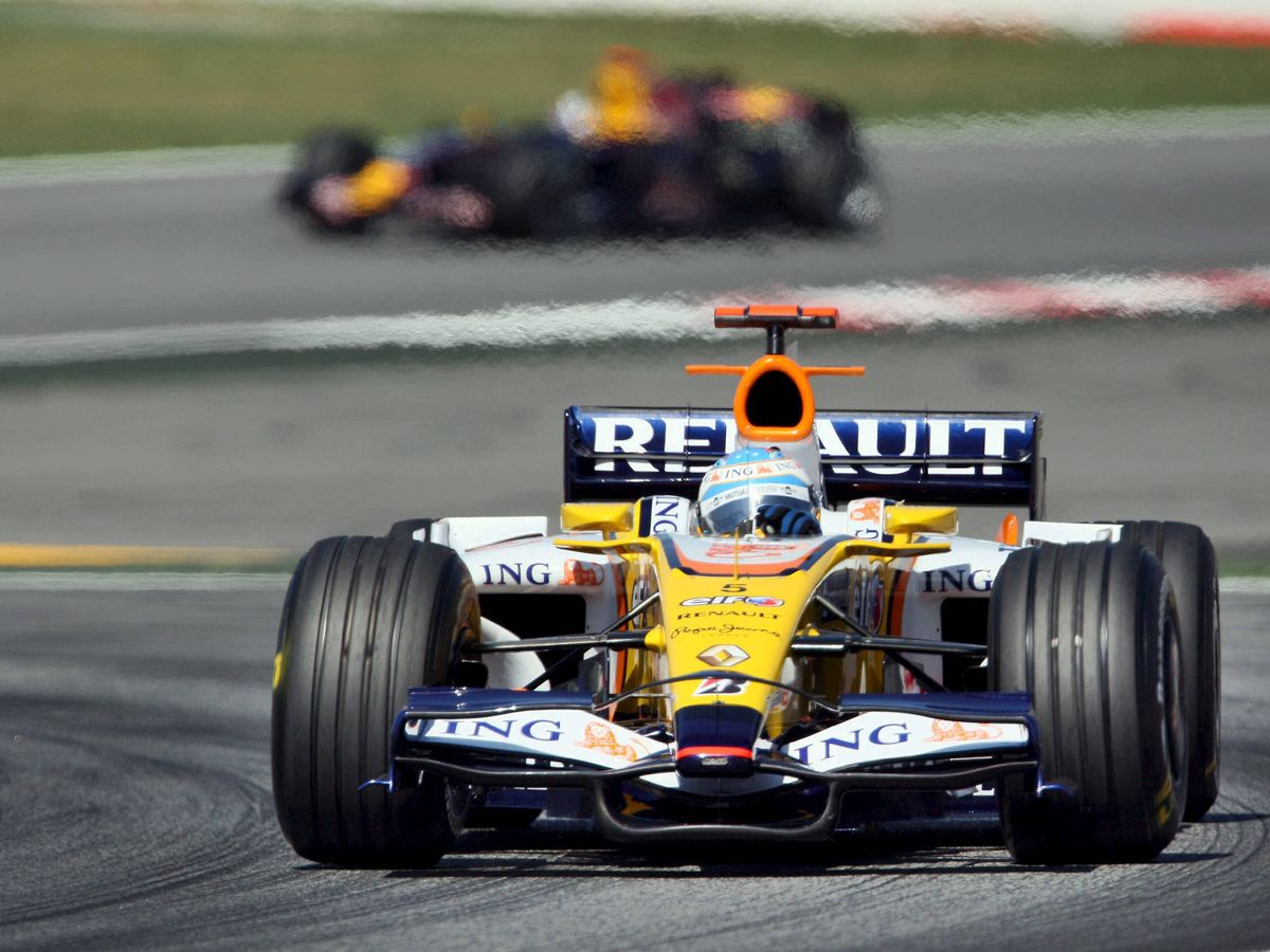 Foto: Fernando Alonso, con Renault en 2008 durante el GP de Montmeló. (EFE)