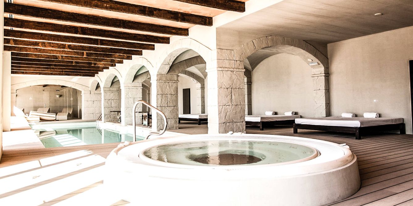 Imagen del spa del renovado Hotel Peralada Wine, Spa & Golf. 