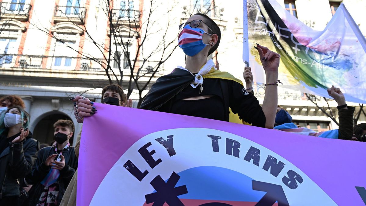Así es la nueva ley trans: autodeterminación de género desde los 16 años y veto a las terapias de conversión 