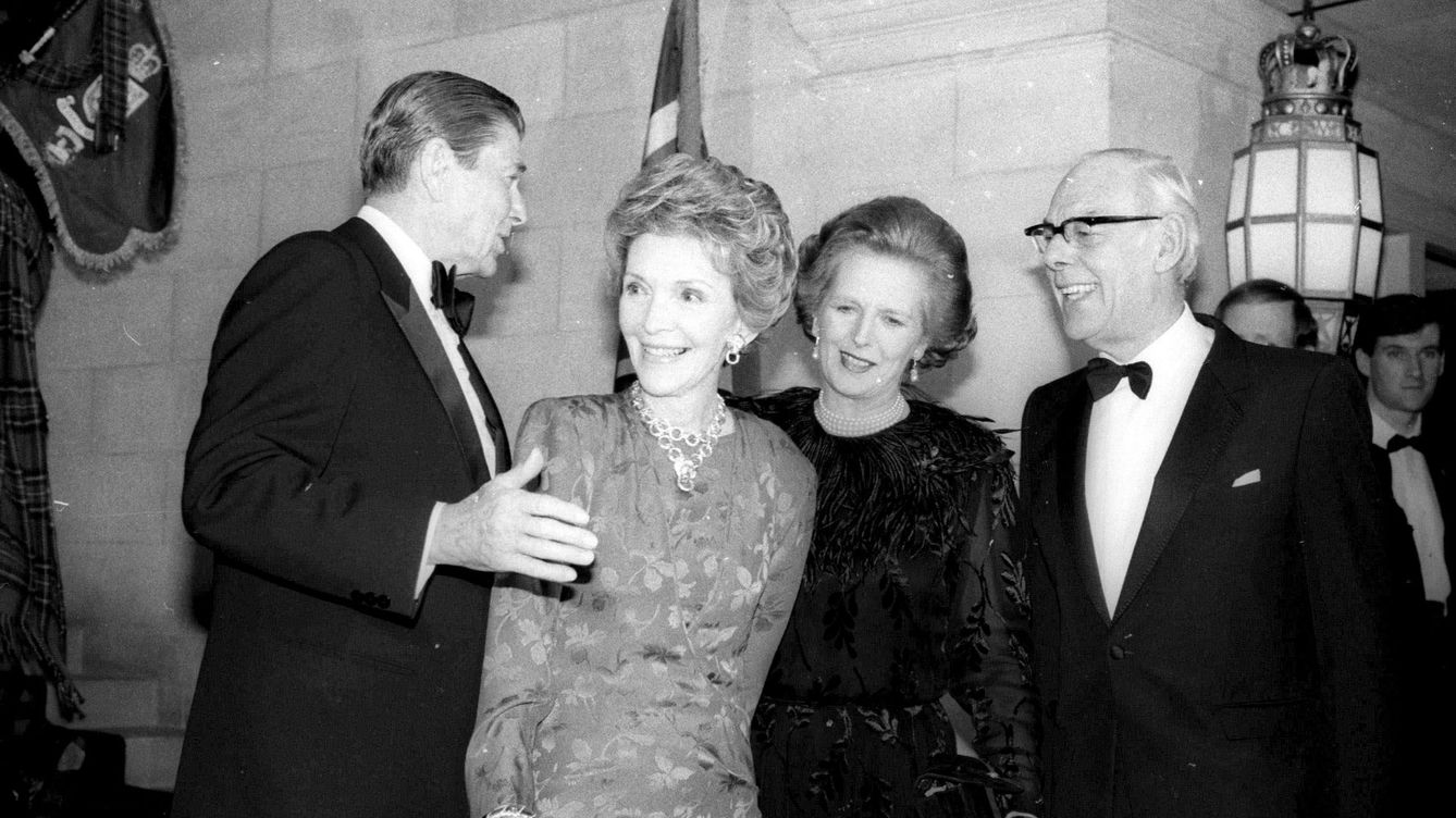 Denis, el hombre que convirtió a Margaret Roberts en Thatcher, entre el amor y la crisis