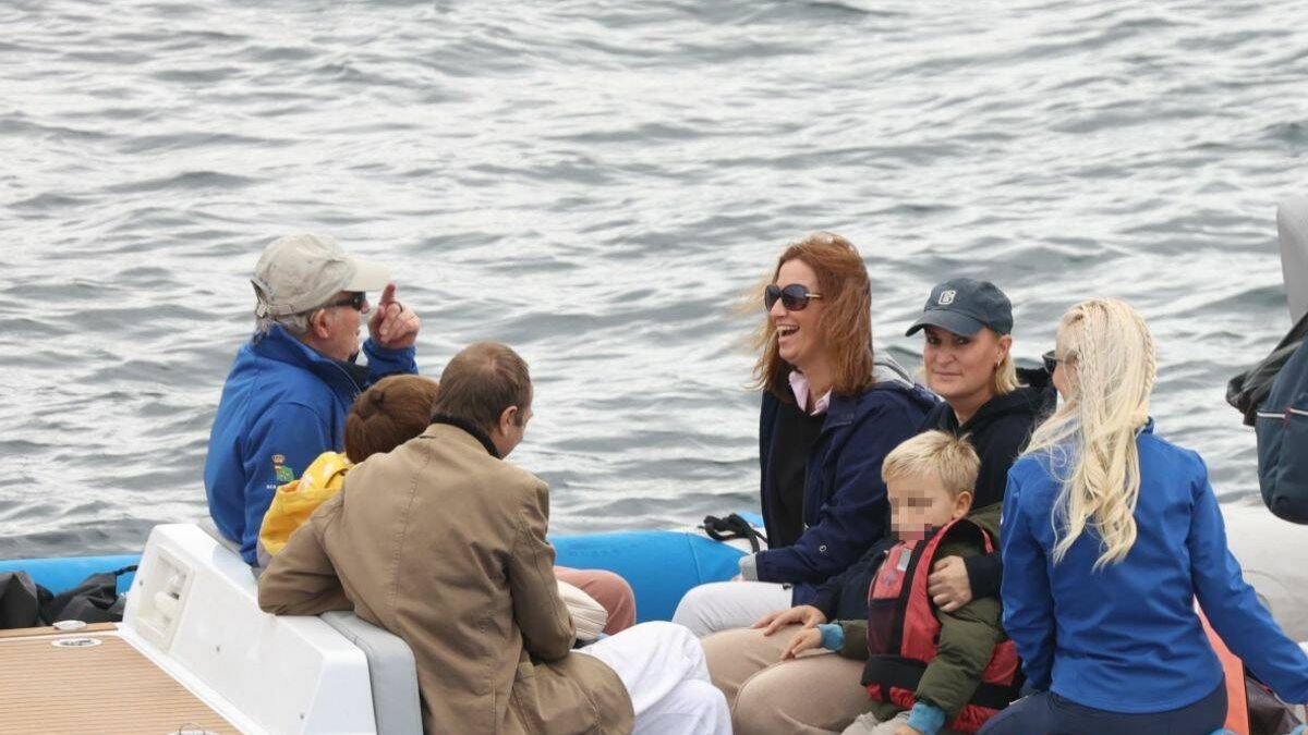 El rey Juan Carlos, como nunca antes: excursión en alta mar con su hermana y sus sobrinos, María y Alfonso Zurita
