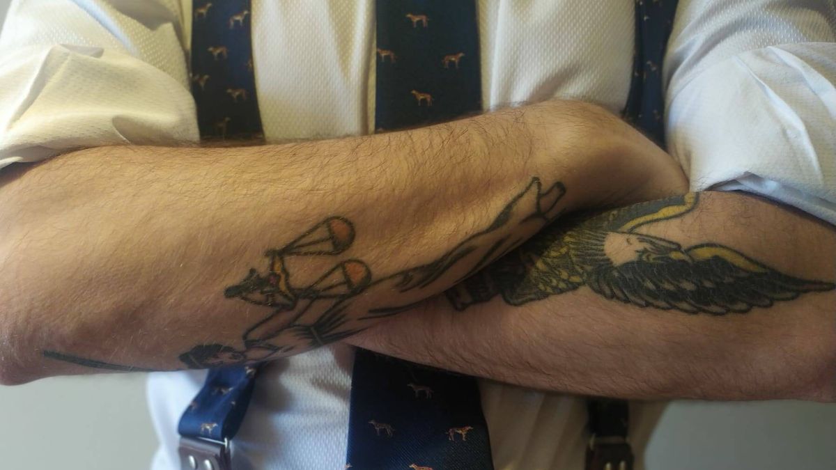 Abogados contra los prejuicios del aspecto: "Conseguí un cliente gracias a mis tatuajes"