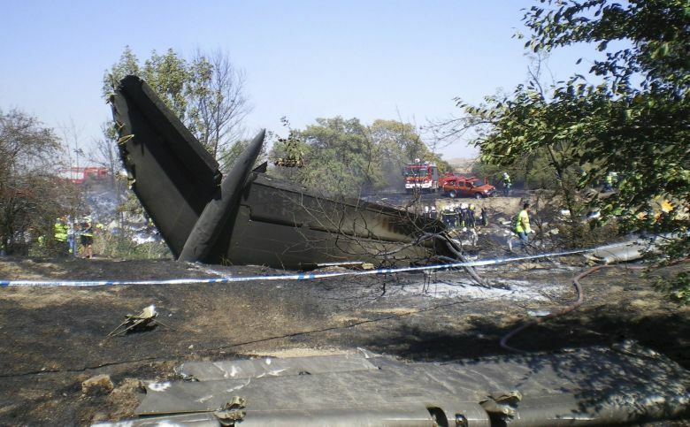 Restos del avión accidentado de Spanair. (Efe)