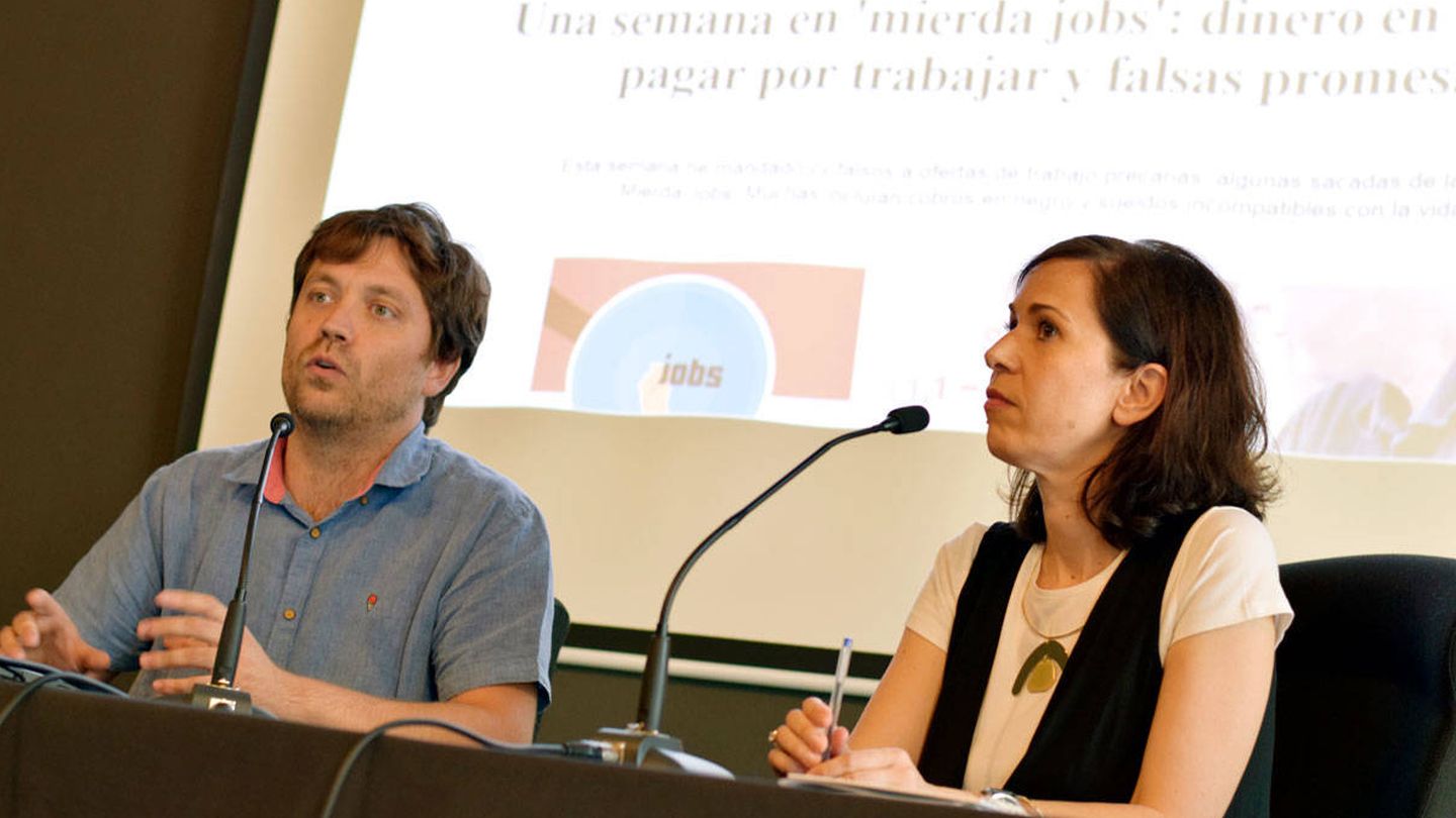 Ángel Villarino, adjunto al director de El Confidencial, y Ángeles Caballero, columnista. (Roberto Martín)