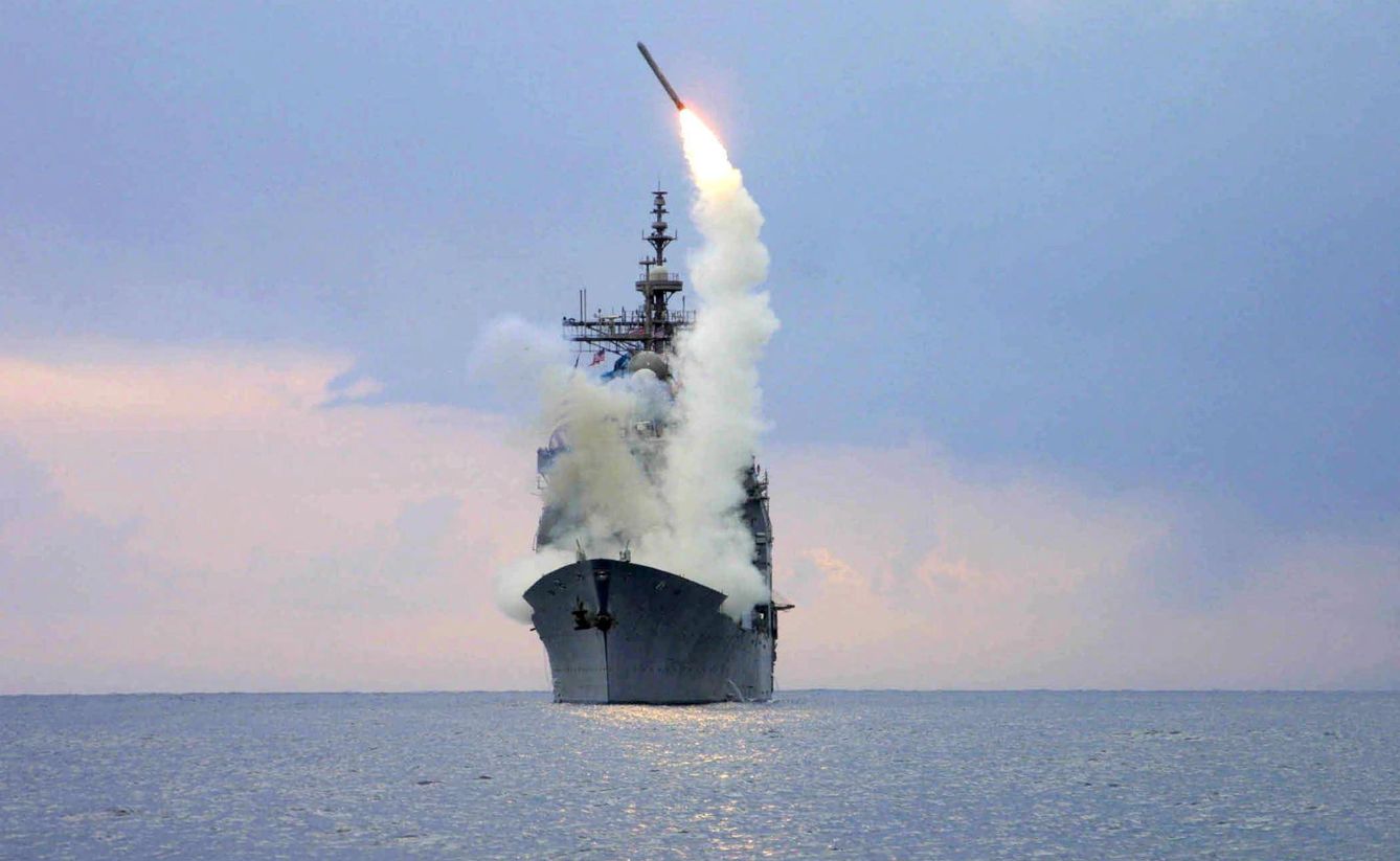 Misil Tomahawk lanzado desde un buque militar. (Foto: Reuters)