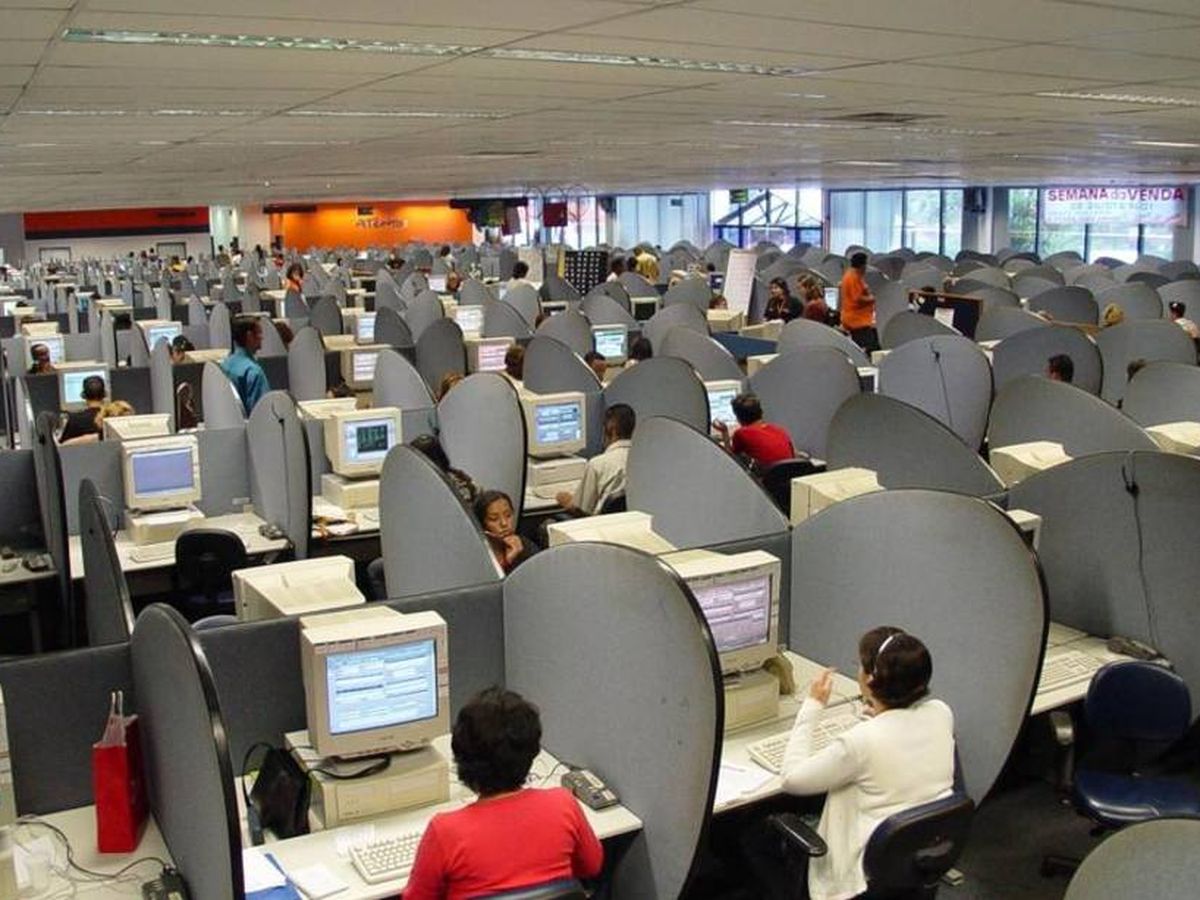 Foto: Teleoperadores, en un centro de trabajo. 