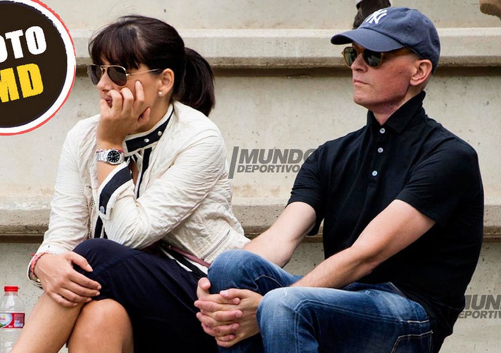 Foto: Tito Vilanova junto a su mujer Montse este domingo en Barcelona. (Mundo Deportivo)
