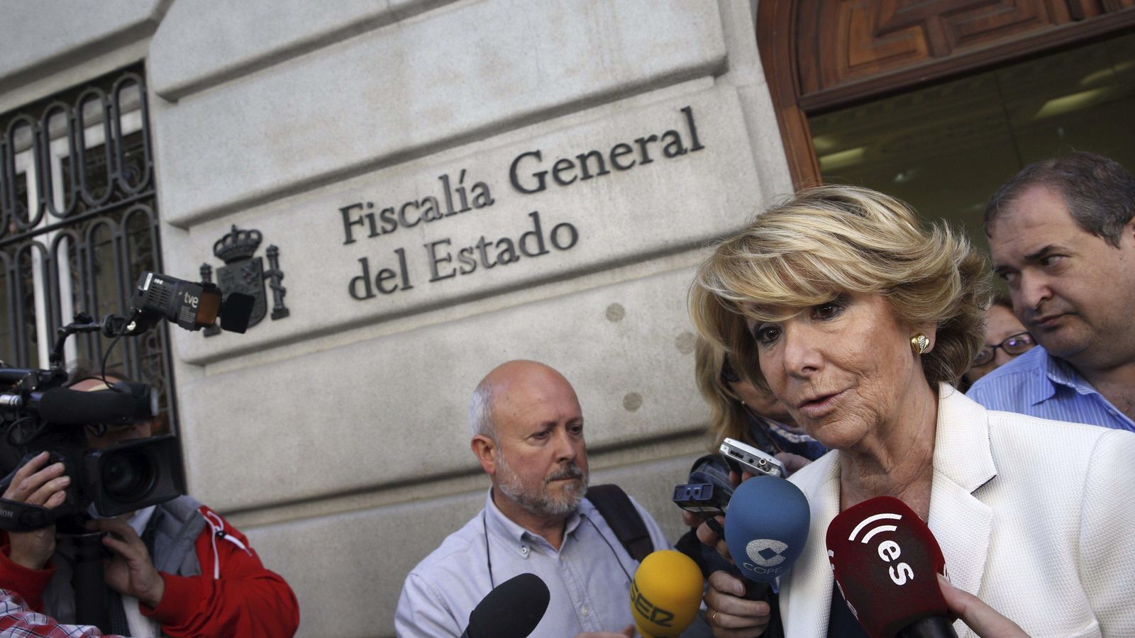 Foto: La candidata del PP a la Alcaldía de Madrid, Esperanza Aguirre, a su llegada a la Fiscalía General del Estado. (EFE)