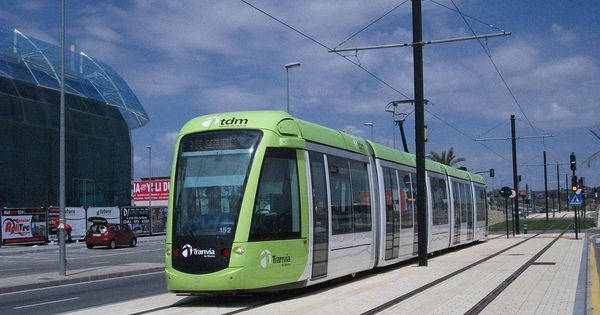 Foto: Tranvía de Murcia (Wikipedia / Angelvilu)