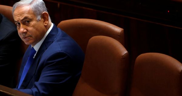 Foto: El primer ministro israeli Benjamin Netanyahu atiende una sesión del Knesset, el Parlamento israelí, en Jerusalén, el 12 de marzo de 2018. (Reuters)