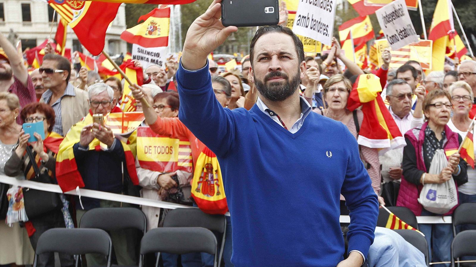 Foto: Santiago Abascal, líder de Vox, en la manifestación 'España en el corazón'. (EFE)