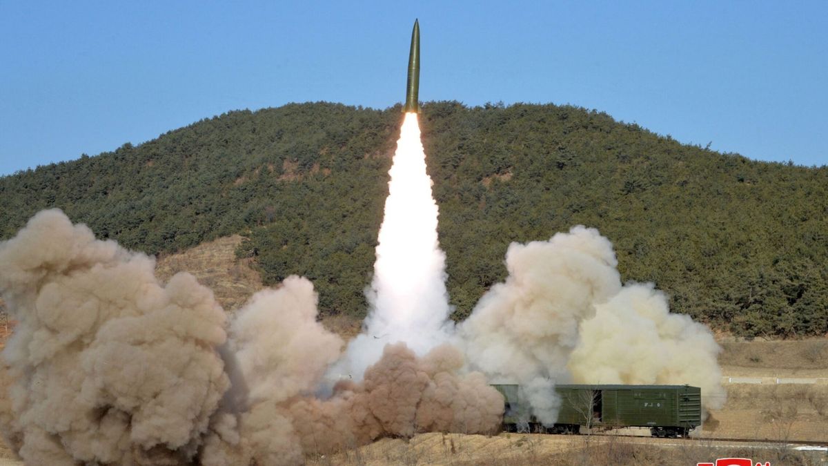 Corea del Norte confirma del lanzamiento de prueba de dos "misiles tácticos guiados"