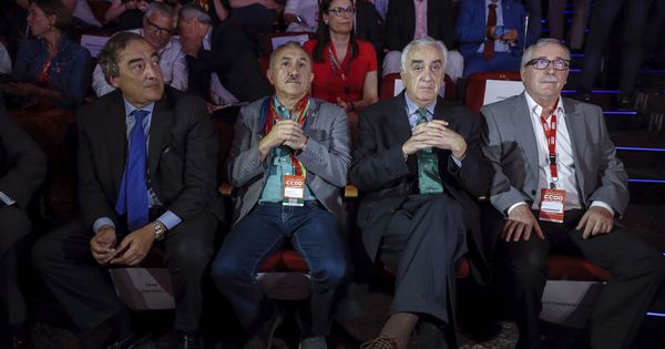 Foto: El presidente de la CEOE, Juan Rosell; el secretario general de UGT, Pepe Álvarez; el presidente del Consejo Económico y Social (CES), Marcos Peña, y el secretario general de CCOO, Ignacio Fernández Toxo. (EFE) 