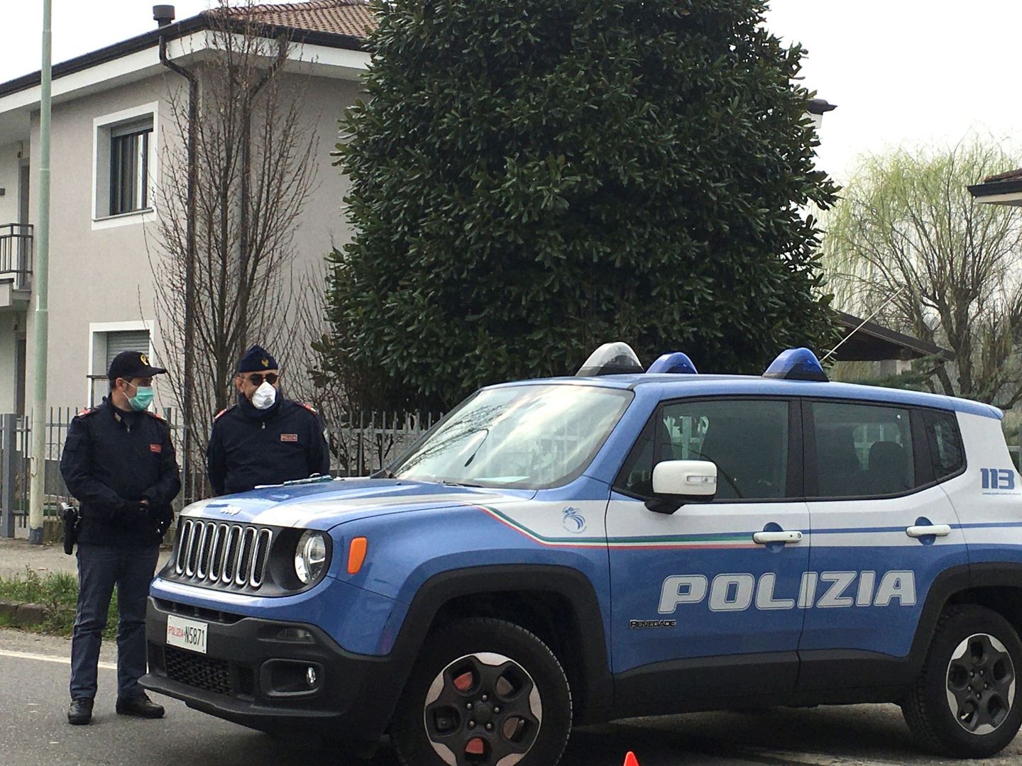 La policía italiana vigila que se cumpla la cuarentena decretada en todo el país.(EFE)