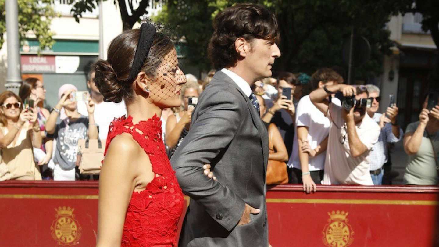 Luis Medina y Clara Caruana en la boda de la duquesa de Medinaceli. (LP)