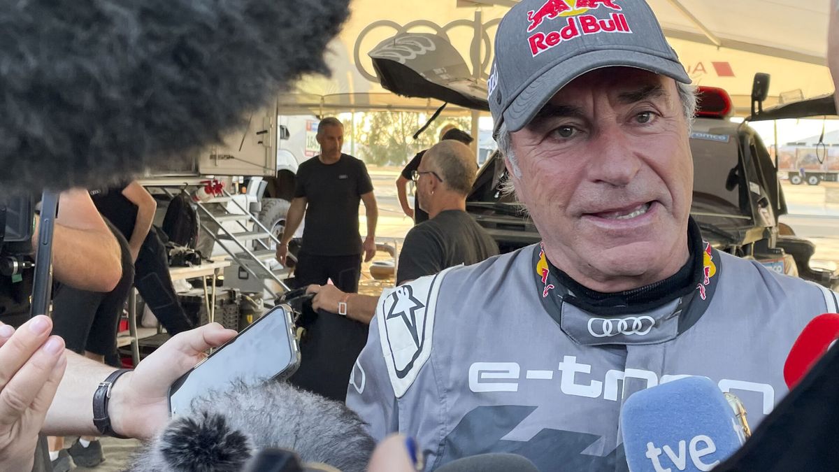 "Carlos, ¿qué tal va el coche?". Tenía que ser Sainz quien diera la victoria a Audi en el Dakar