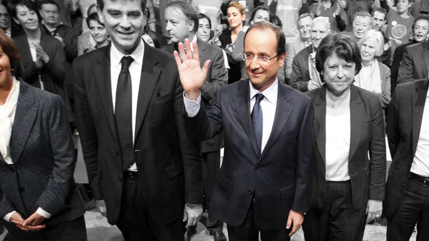 Hollande durante un acto en 2011 en el que coincidieron Ségoléne Royal, Trierweiler y Gayet (Reuters).