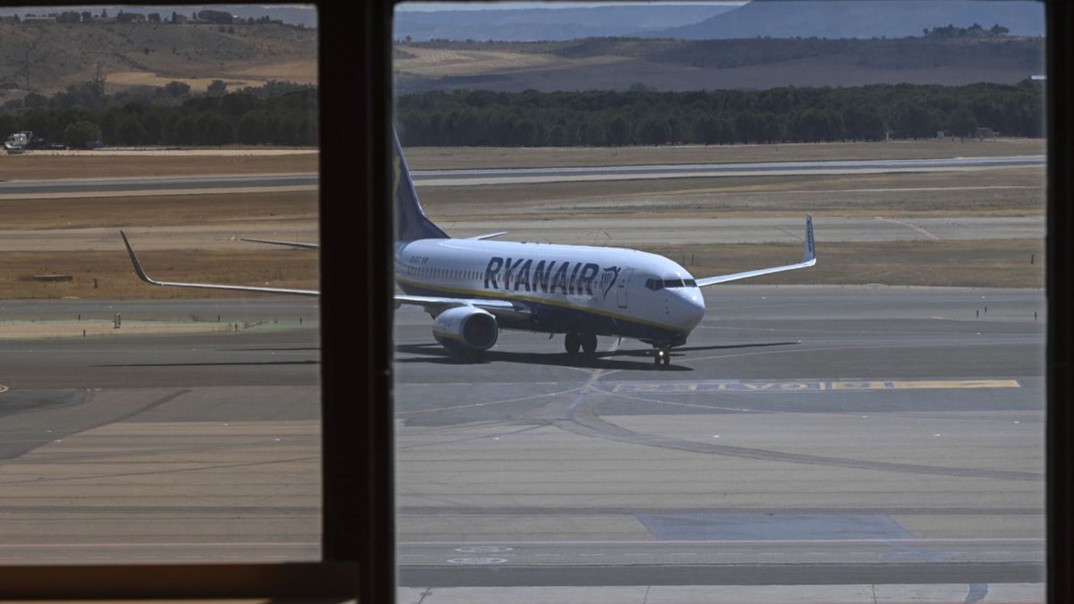 Paralizan el 'handling' de Ryanair en Madrid por incumplir las medidas ante la ola de calor