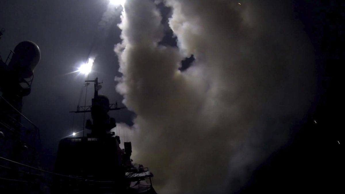 Cuatro misiles de crucero rusos impactan en Irán, según Estados Unidos