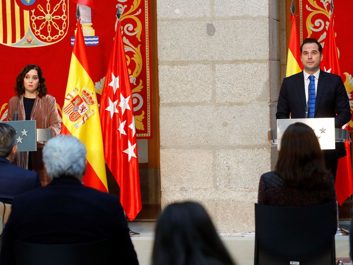 Foto: La presidenta de la Comunidad de Madrid, Isabel Díaz Ayuso (i), y el vicepresidente, Ignacio Aguado. (EFE)